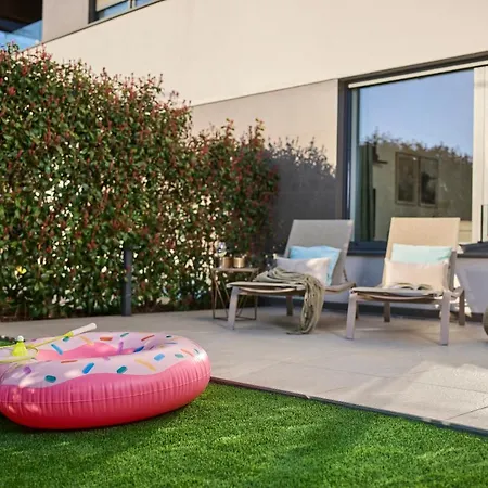 Διαμέρισμα Spada Brand New With Garden 3 Min From Beach! Πόρετς