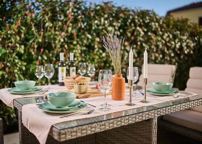 Lägenhet Spada Brand New With Garden 3 Min From Beach! Poreč