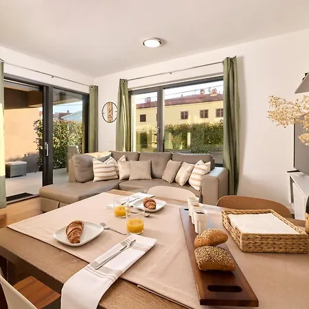 公寓 Spada Brand New With Garden 3 Min From Beach!