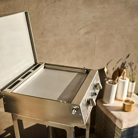 公寓 Spada Brand New With Garden 3 Min From Beach!