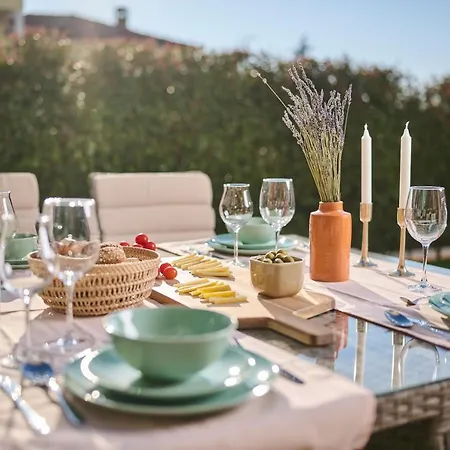 Spada Brand New With Garden 3 Min From Beach! Apartmán