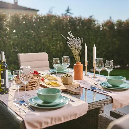 Spada Brand New With Garden 3 Min From Beach! Apartmán