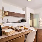 Spada Brand New With Garden 3 Min From Beach! ポレッチ