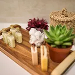 Spada Brand New With Garden 3 Min From Beach! アパート
